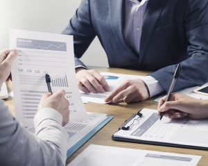 O que é ROI para advogados e como usar para otimizar a produtividade do departamento jurídico